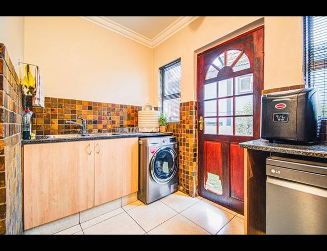 3 BEDROOM HOUSE FOR SALE IN BUSHWILLOW PARK ESTATE